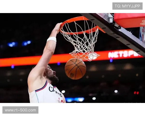 快船祖巴茨空间问题凸显,其在场球队进攻流畅度受影响 快船祖巴茨空间问题凸显,其在场球队进攻流畅度受影响